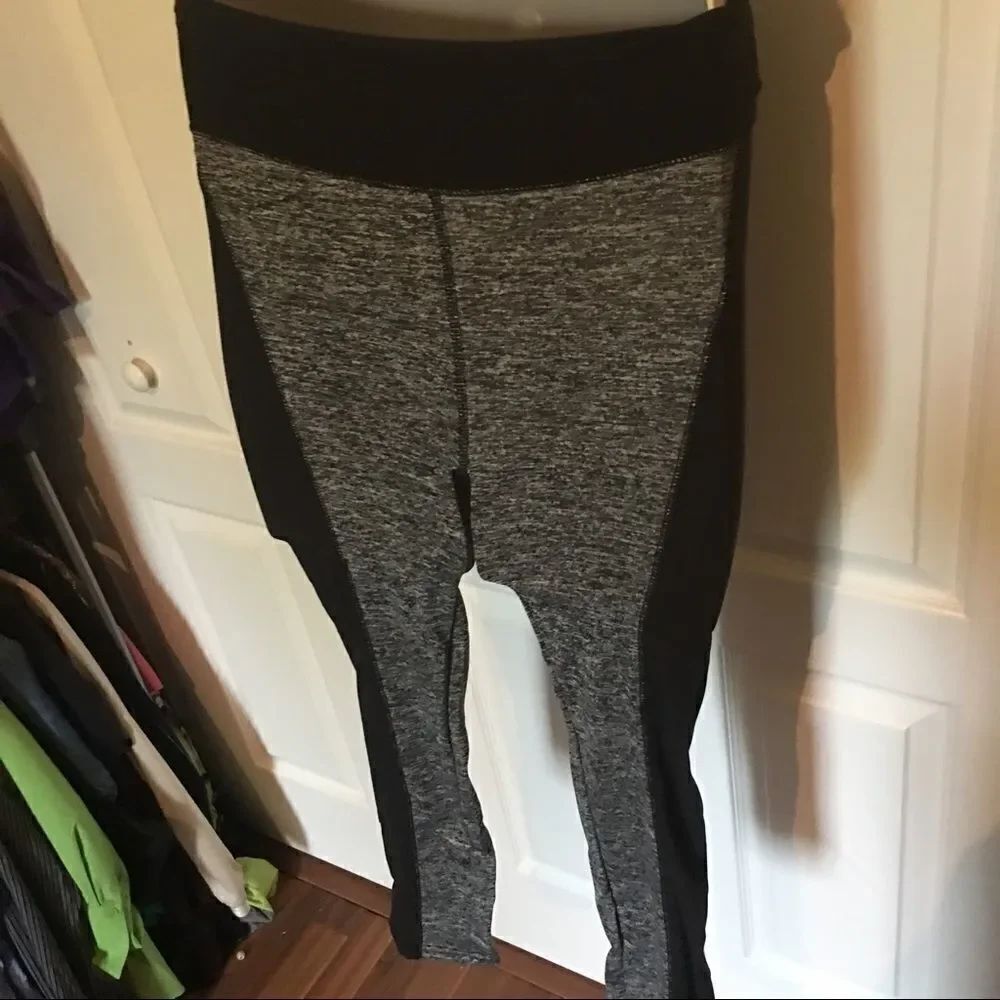 Color Block Leggings - Picture 2 of 2